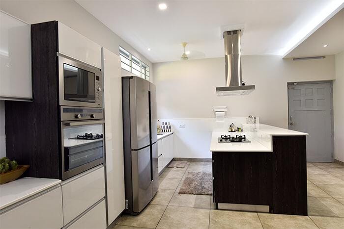 parkland-home-solutions-thrissur-white-modular-kitchen-interior-designers-in-thrissur-kerala