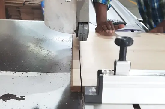 Parkland-Home-Solutions-board-cutting